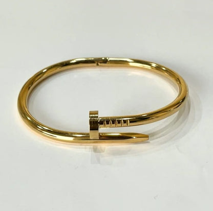 Nail It – Luxe Gold Cuff