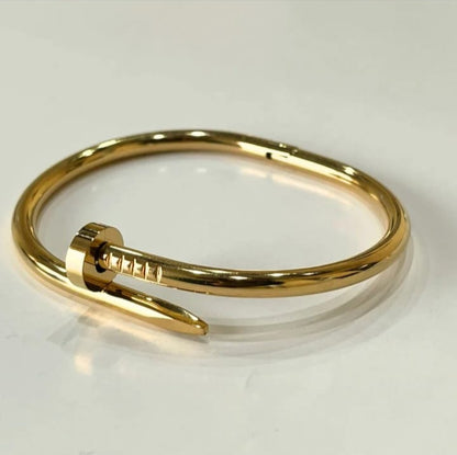 Nail It – Luxe Gold Cuff